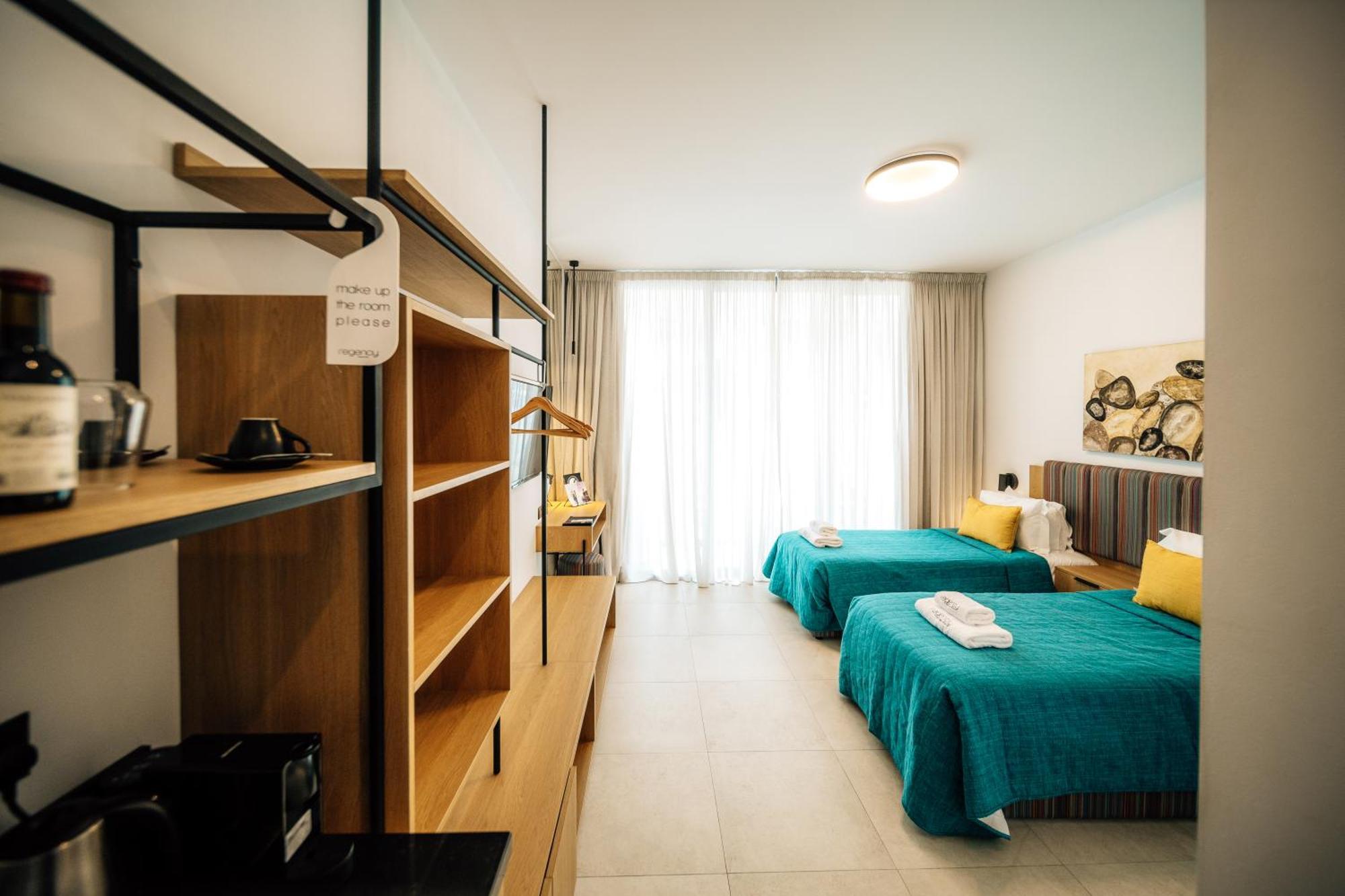 Regency Boutique Hotel Holiday Suites Paphos Habitación foto